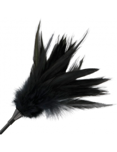 DARKNESS FEATHER CROP. BLACK