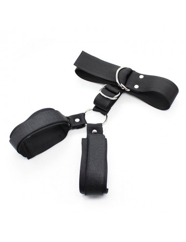 OHMAMA FETISH COLLAR WITH WRIST RESTRAINTS