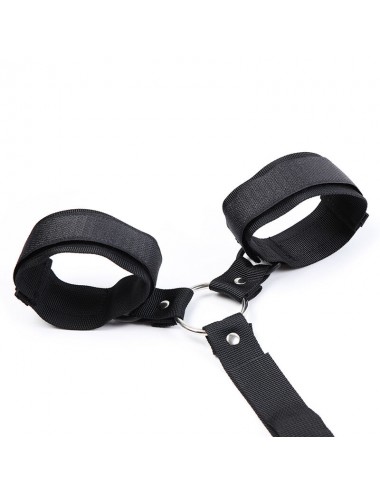 OHMAMA FETISH COLLAR WITH WRIST RESTRAINTS