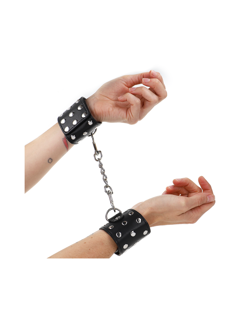 KINK - WRIST RESTRAINTS WITH SNAP FASTEN FULL OF RIVETS BLACK ADJUSTABLE 19-24 CM X 5.5 CM