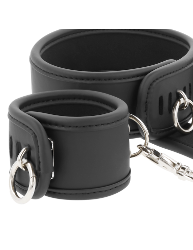 FETISH SUBMISSIVE - VEGAN LEATHER NECKLACE AND HANDCUFFS WITH NOPRENE LINING
